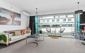 Funky One Bedroom Apartment On Princes Wharf